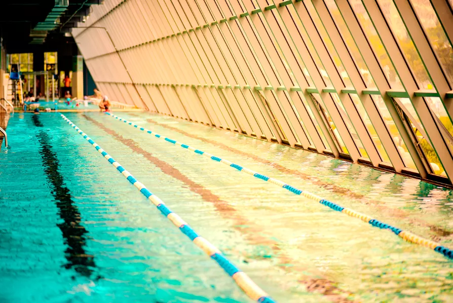 马鞍山成人混凝土钢结构游泳池项目
